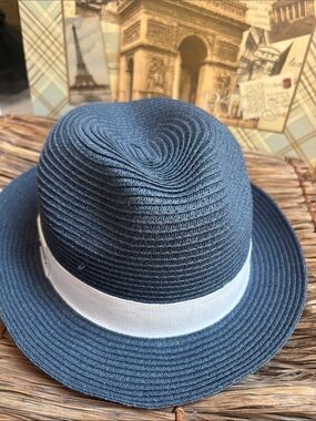 Unisex navy blue fedora-style straw hat from the brand Zingara